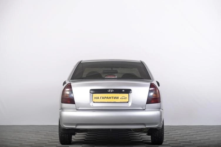 Hyundai Accent 4 из 6