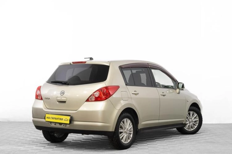 Nissan Tiida 4 из 5