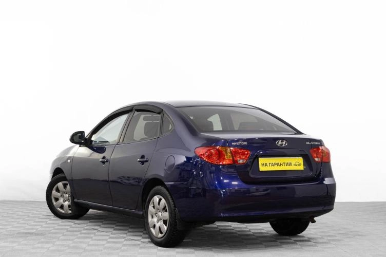 Hyundai Elantra 6 из 6