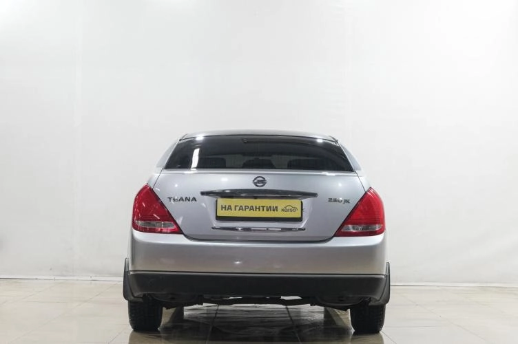 Nissan Teana 5 из 6