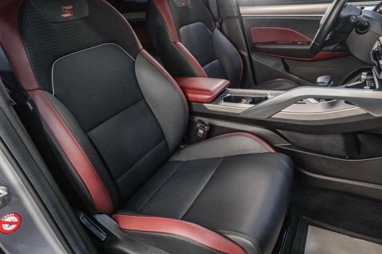 Geely Coolray 21 из 23