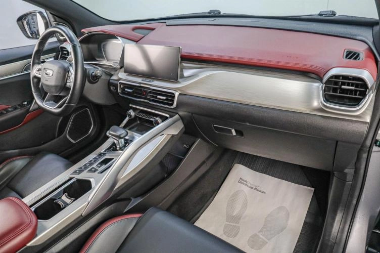 Geely Coolray 20 из 23