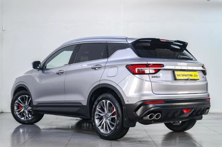 Geely Coolray 4 из 5