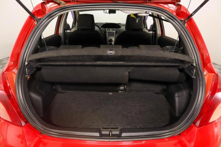 Toyota Yaris 7 из 18
