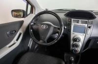 Toyota Yaris 12 из 18