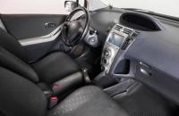 Toyota Yaris 11 из 18