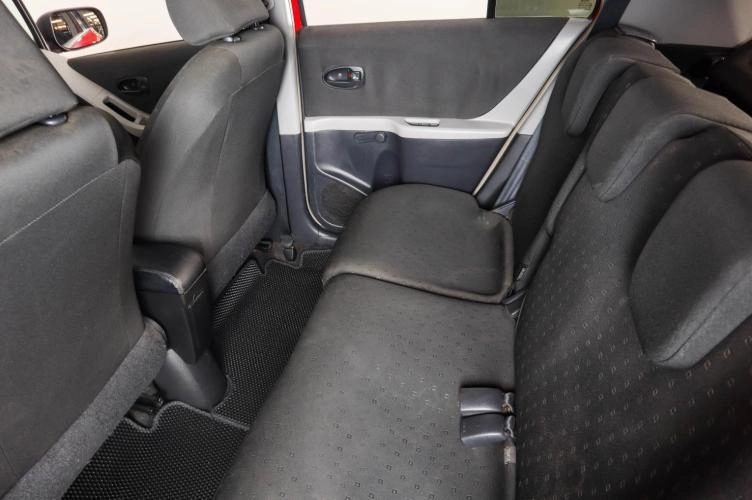 Toyota Yaris 9 из 18