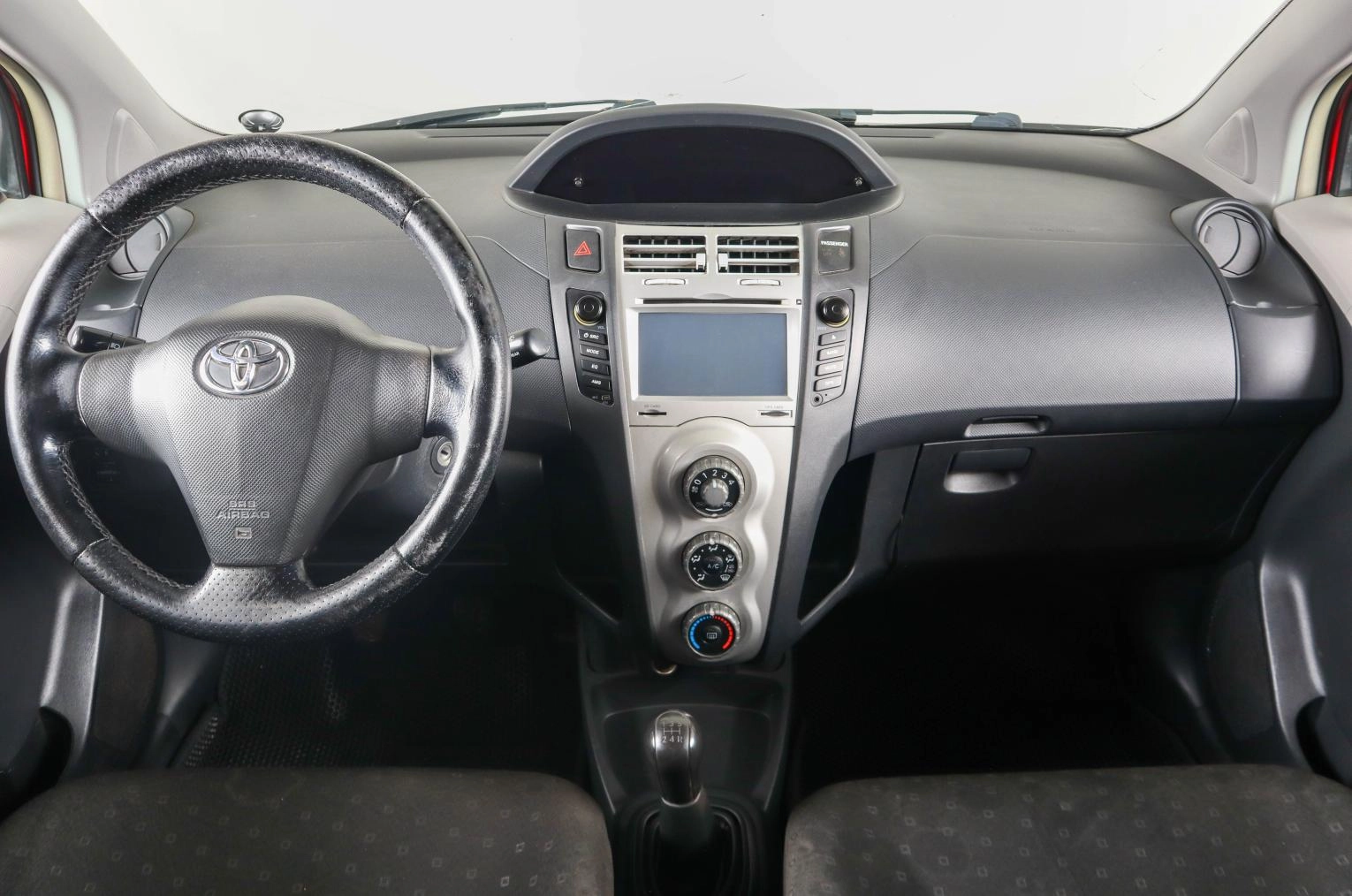 Toyota Yaris 13 из 18