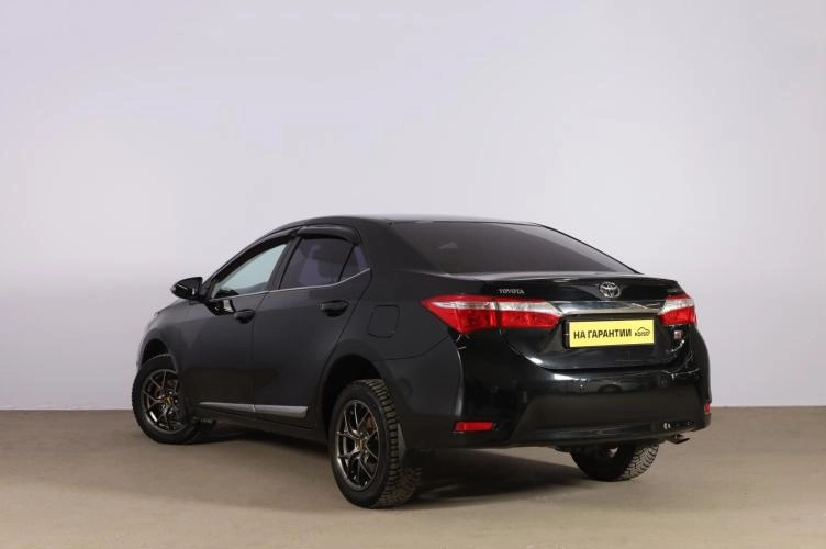 Toyota Corolla 4 из 6