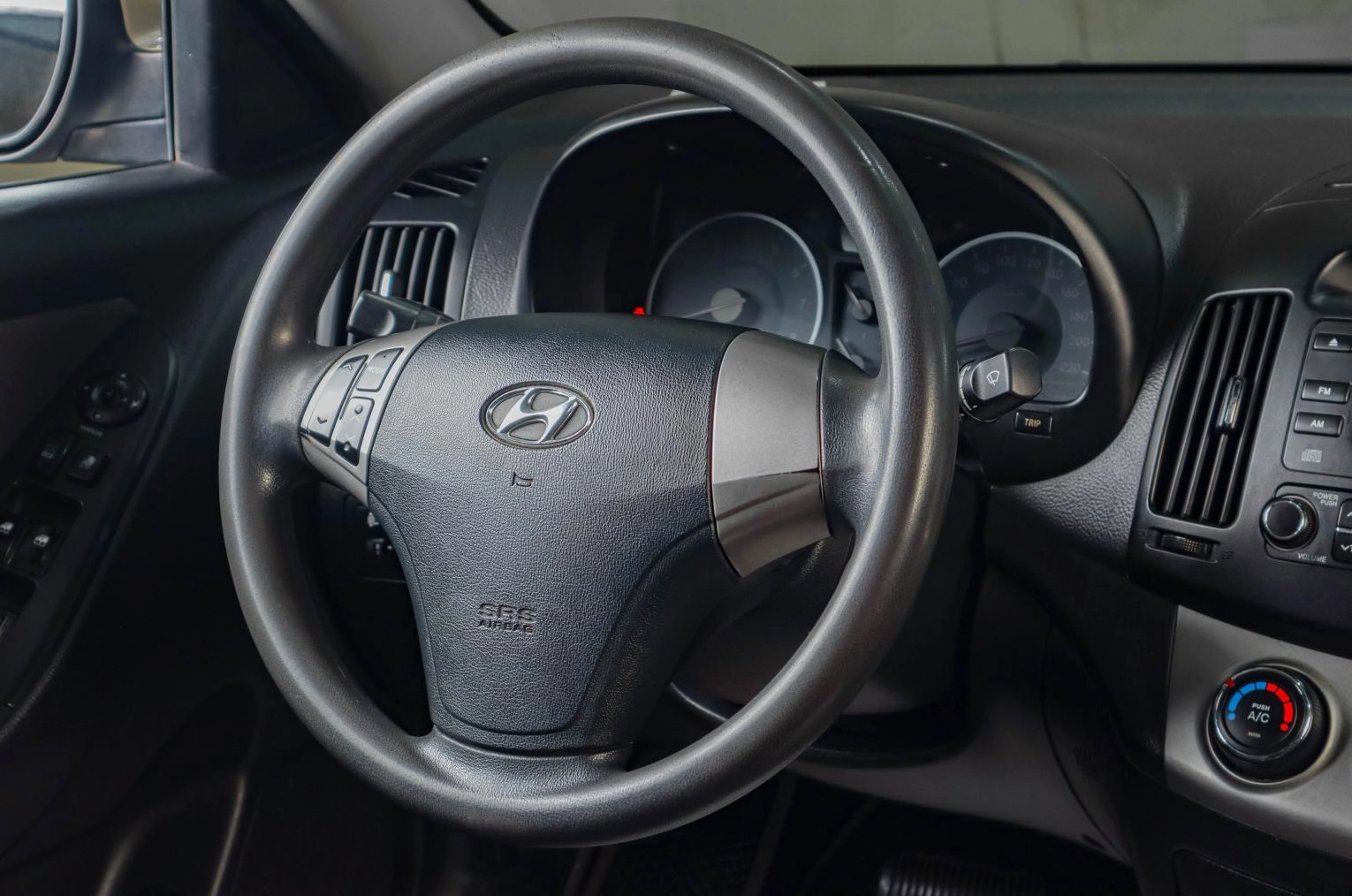 Hyundai Elantra 11 из 16