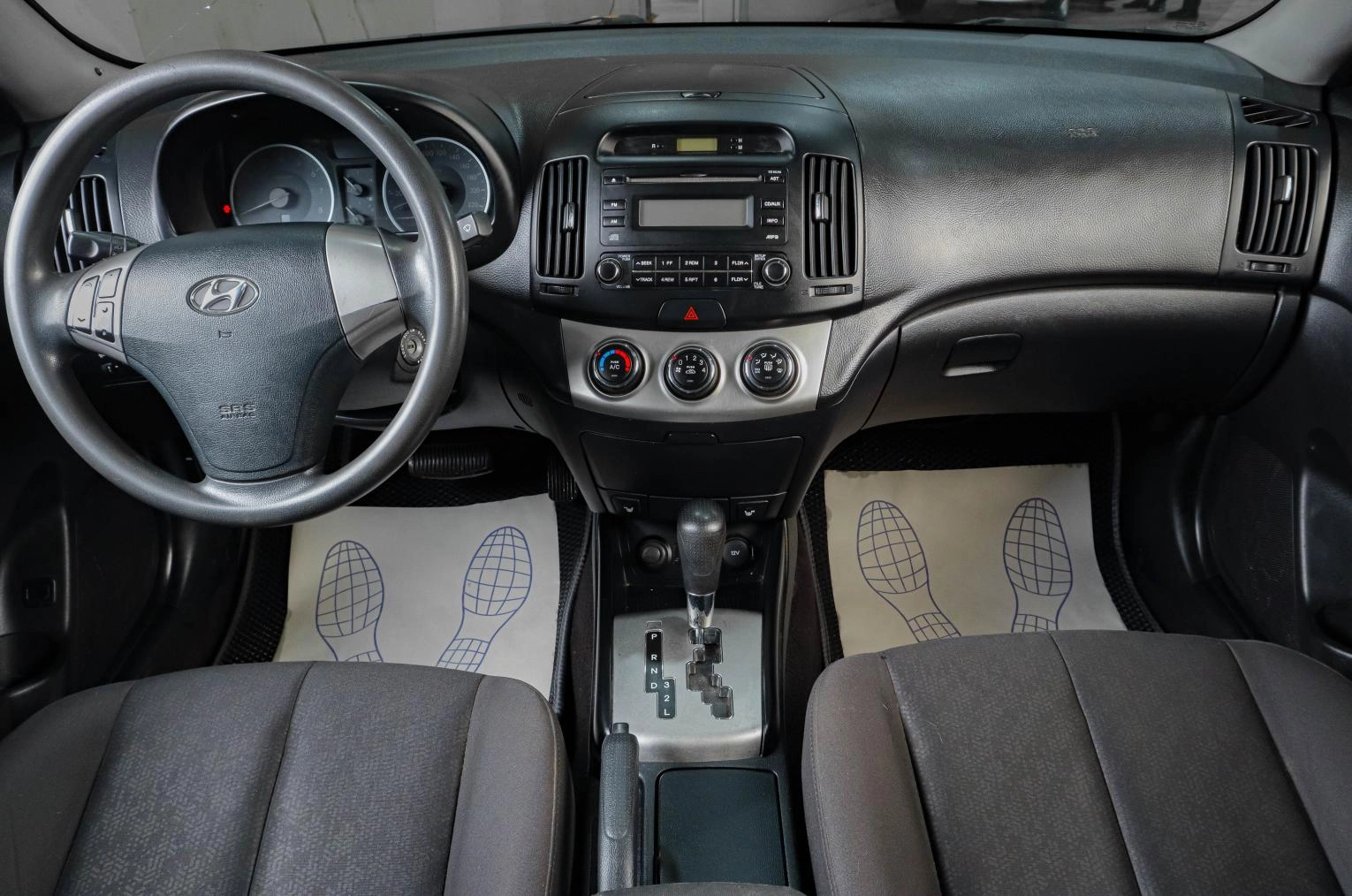 Hyundai Elantra 12 из 16