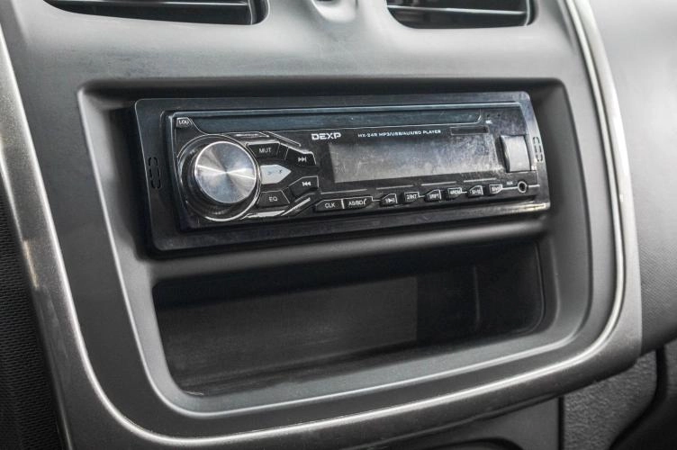 Renault Logan 16 из 23