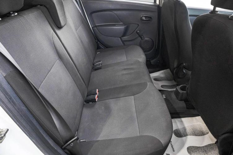 Renault Logan 22 из 23
