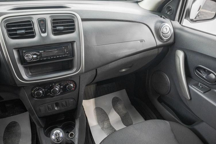 Renault Logan 19 из 23