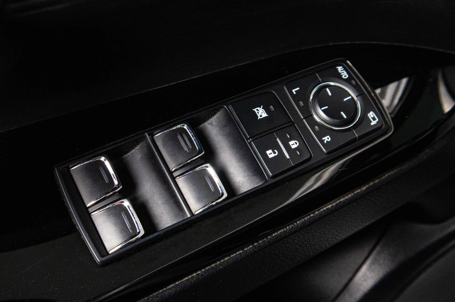 Lexus LX 7 из 21