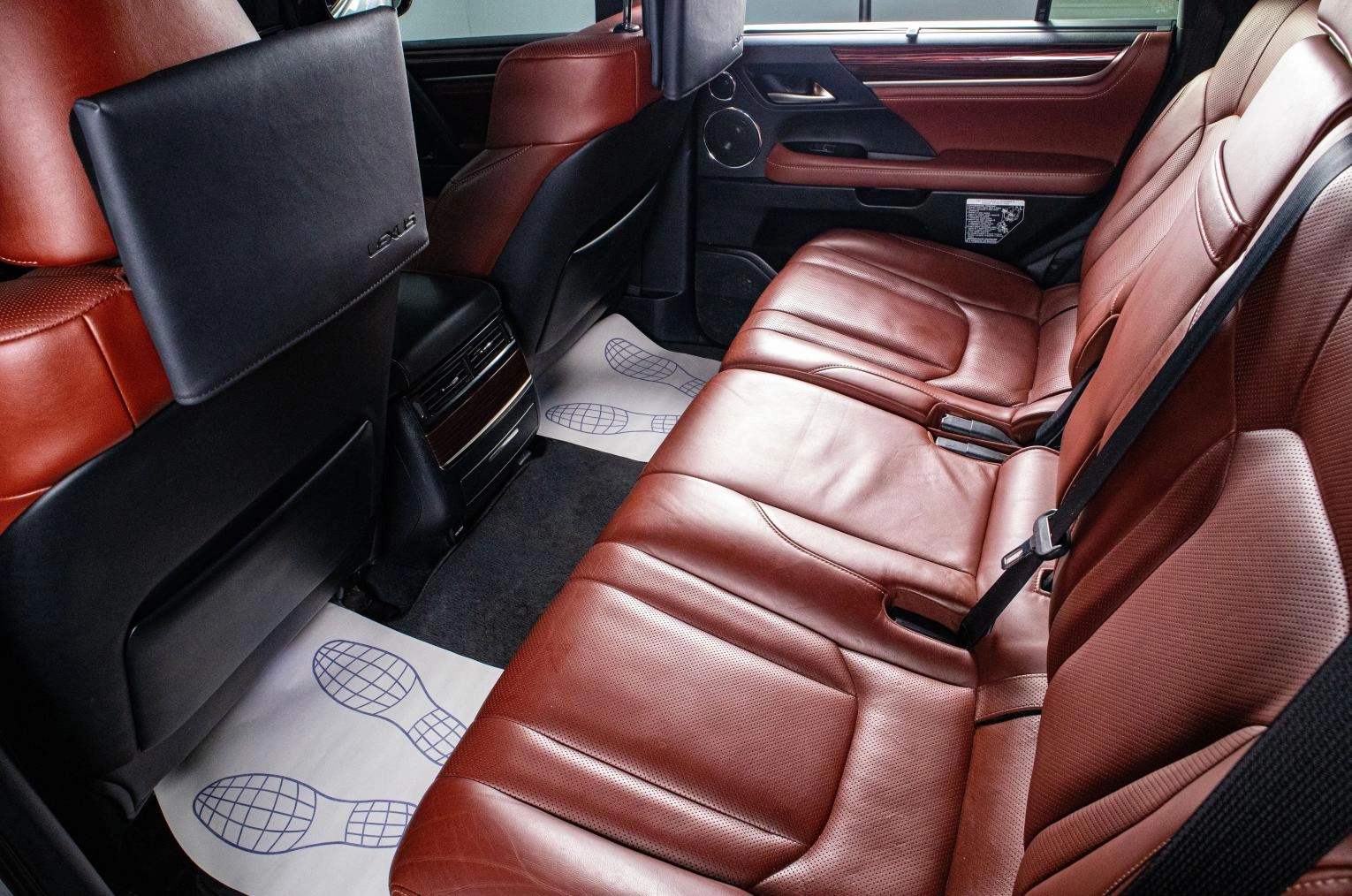 Lexus LX 20 из 21