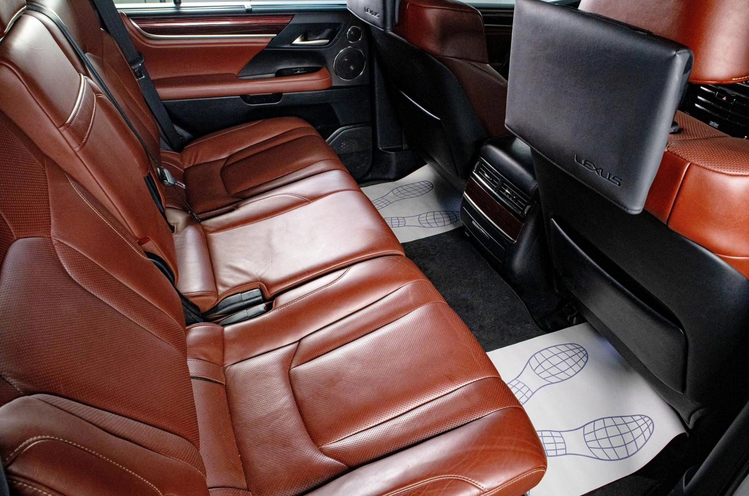 Lexus LX 21 из 21
