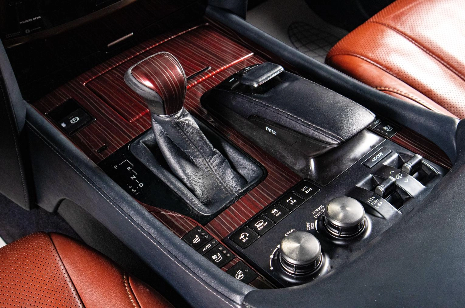 Lexus LX 19 из 21