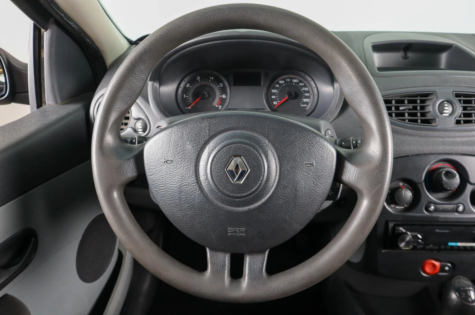 Renault Clio 14 из 18