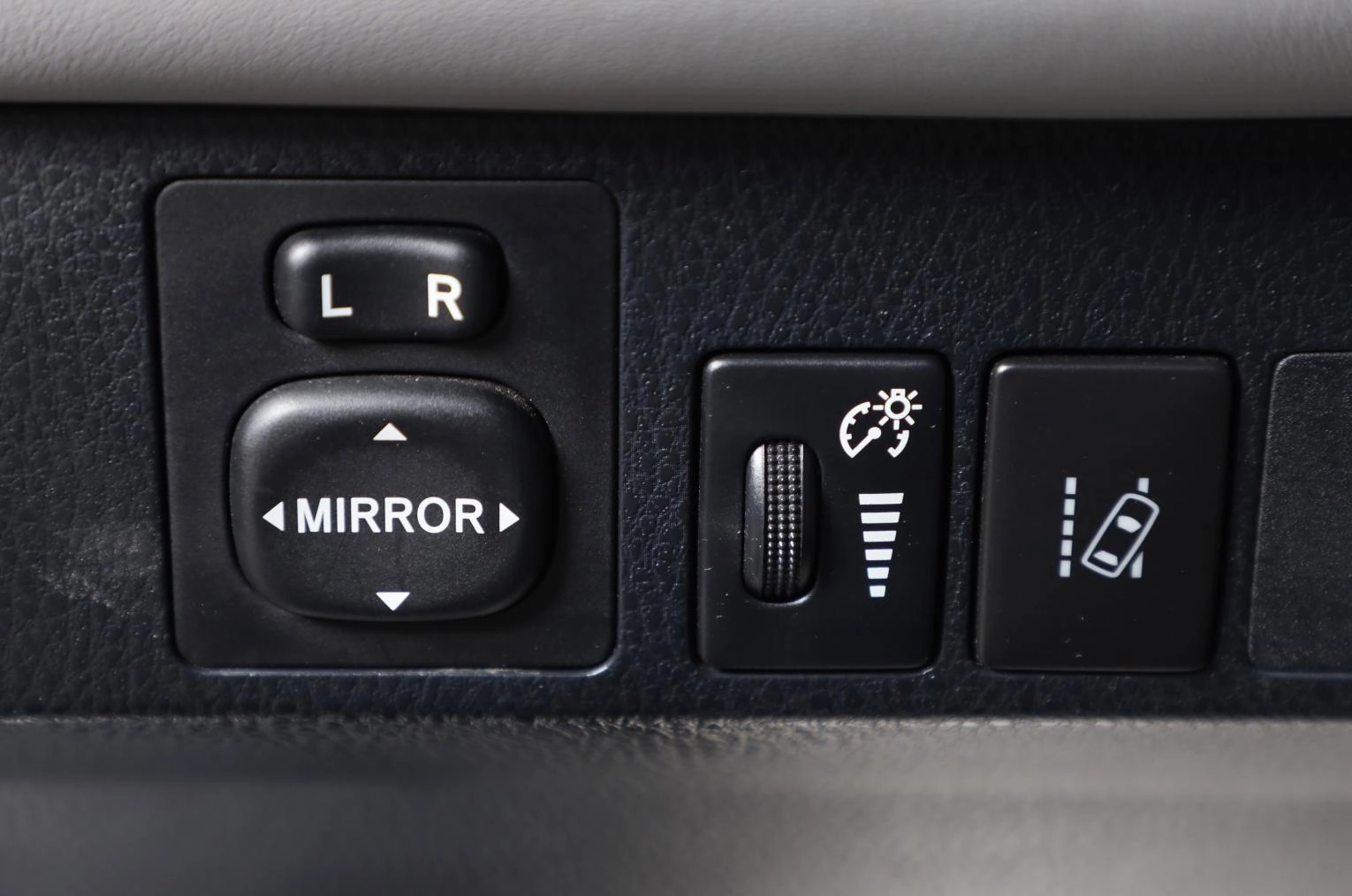 Toyota RAV4 8 из 20