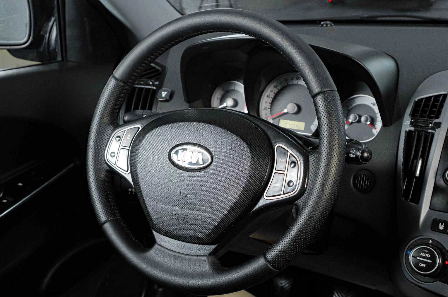 KIA cee'd 11 из 17