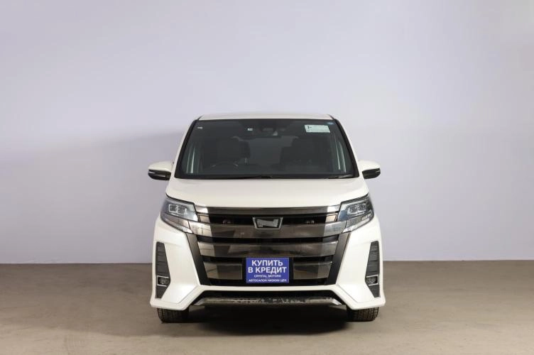 Toyota Noah 2 из 6