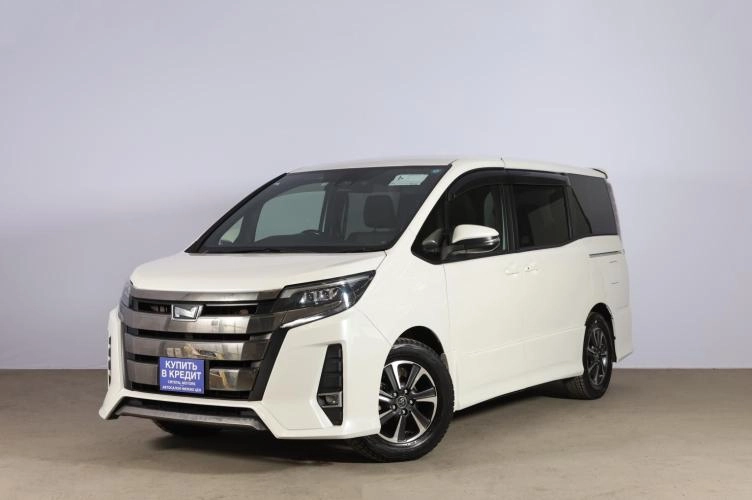 Toyota Noah 3 из 6