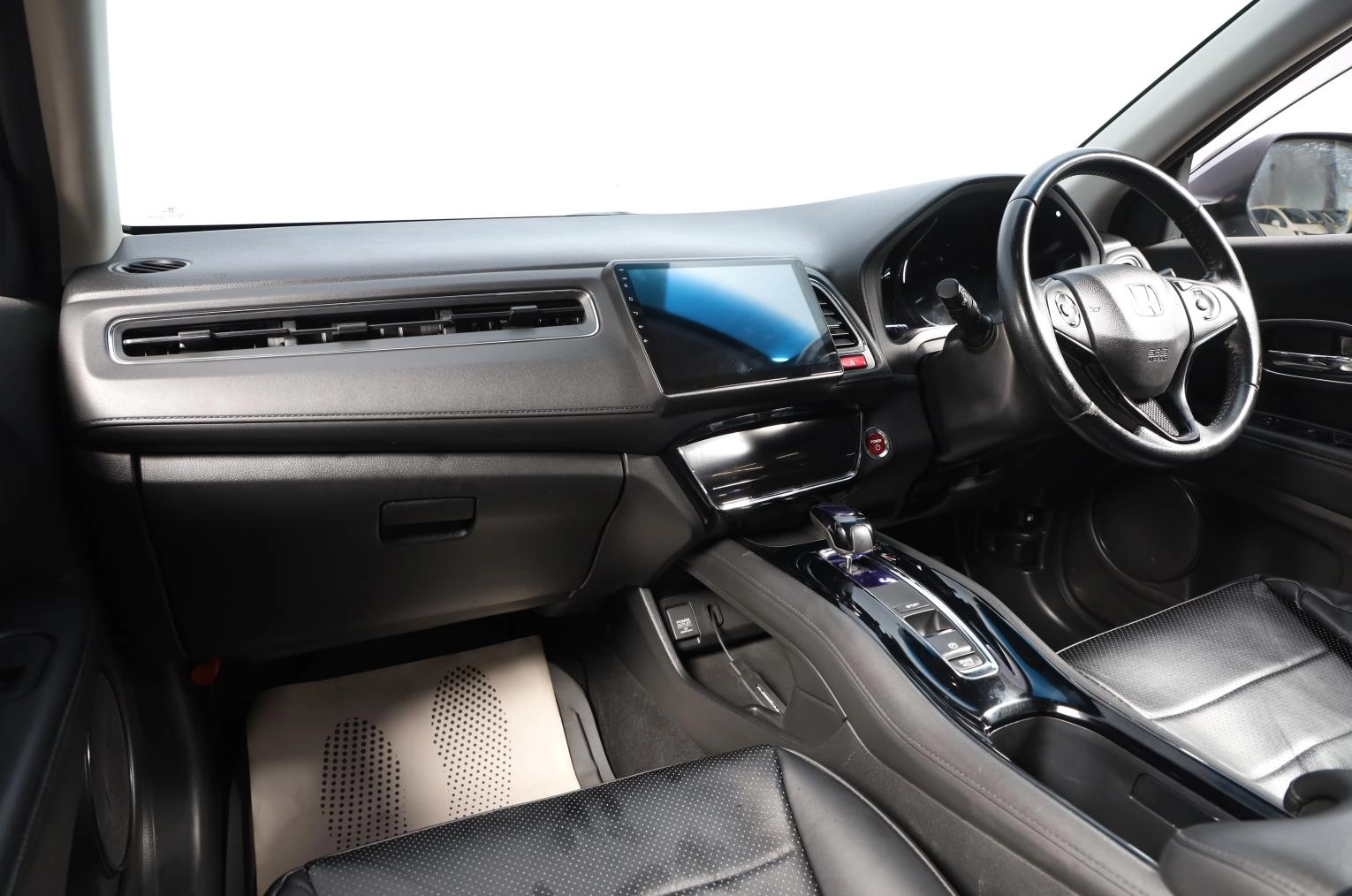 Honda Vezel 8 из 18