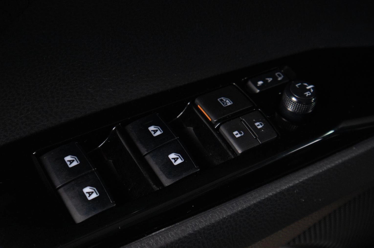 Toyota Camry 14 из 19