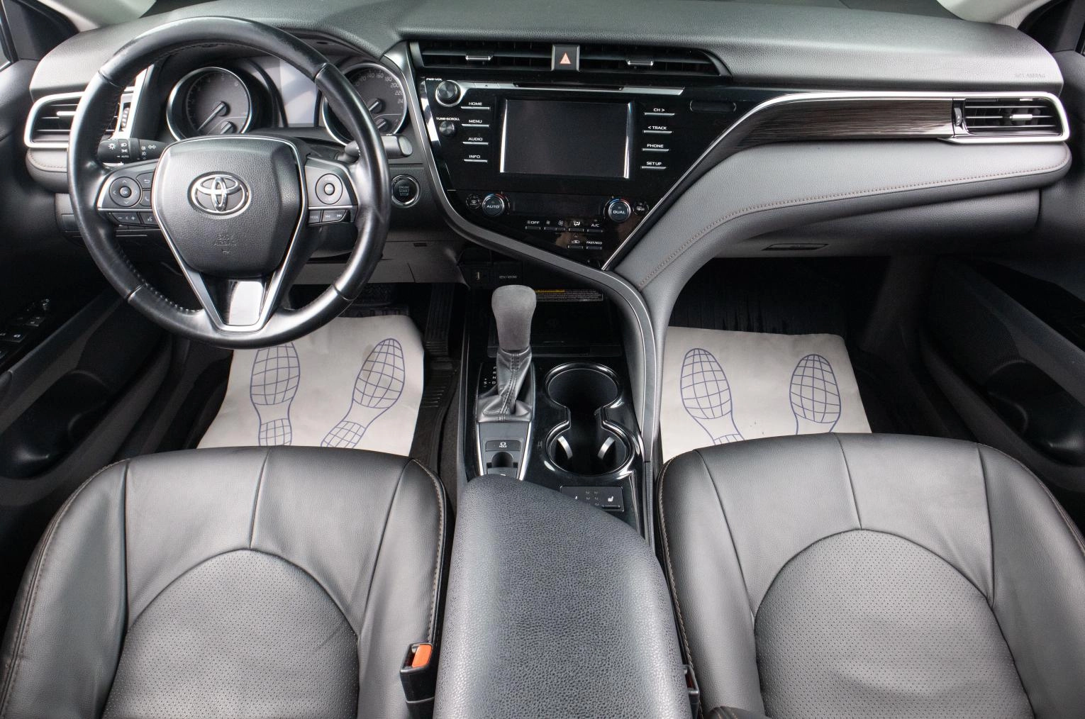 Toyota Camry 7 из 19