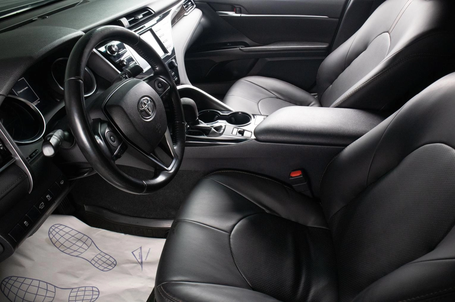Toyota Camry 15 из 19
