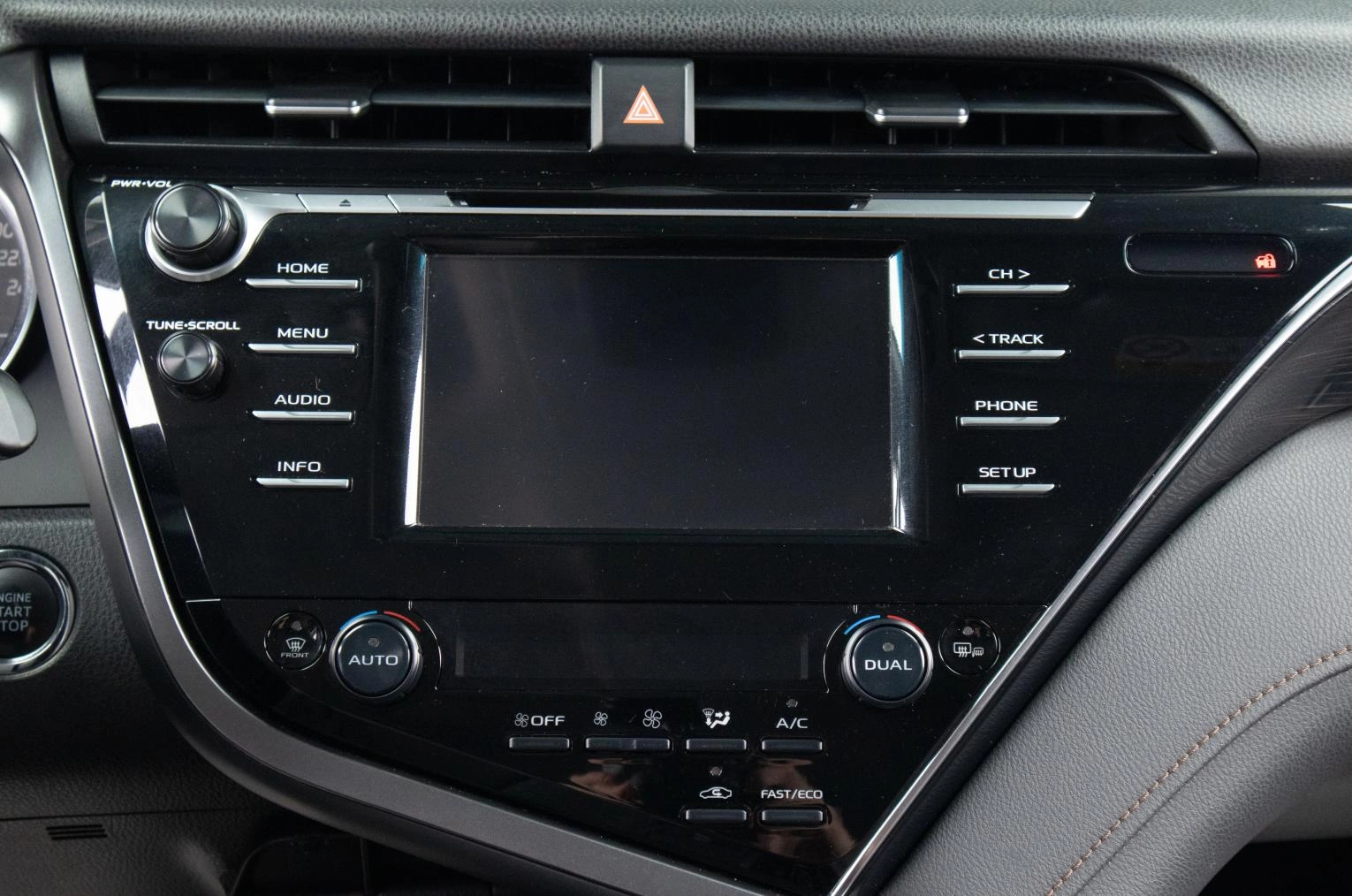 Toyota Camry 13 из 19