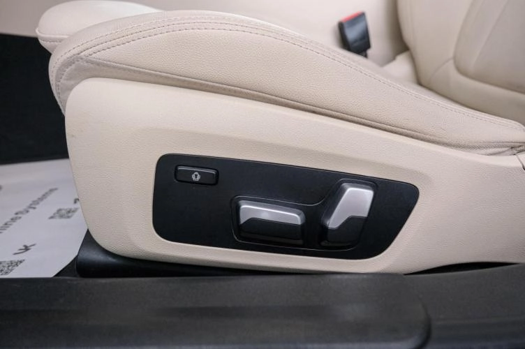 BMW 3 серия 19 из 25