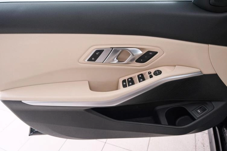 BMW 3 серия 20 из 25