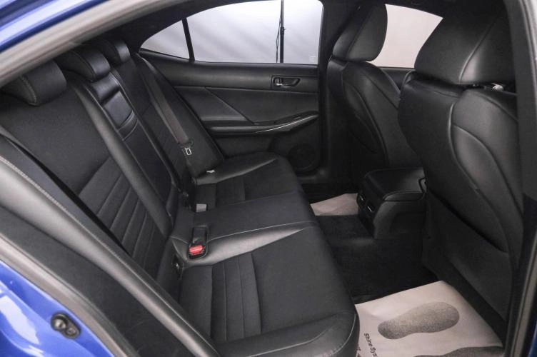 Lexus IS 23 из 24