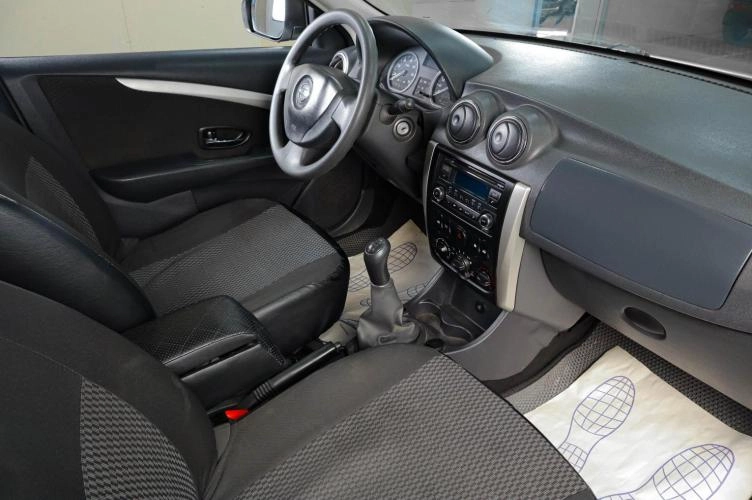 Nissan Almera 10 из 15