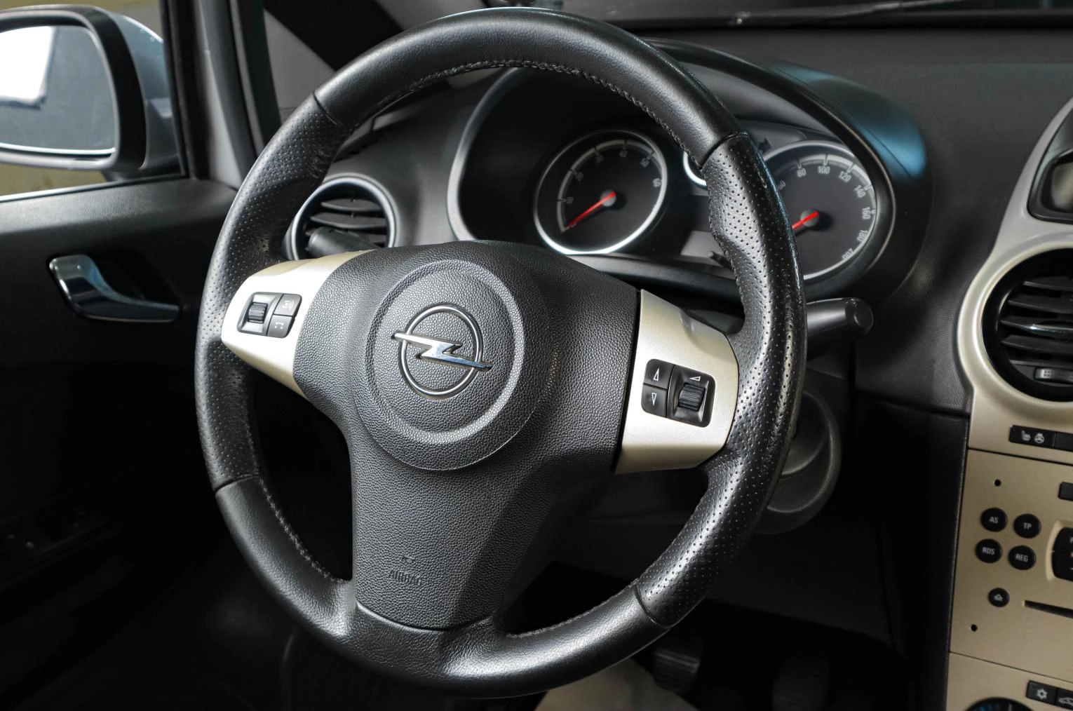 Opel Corsa 11 из 17