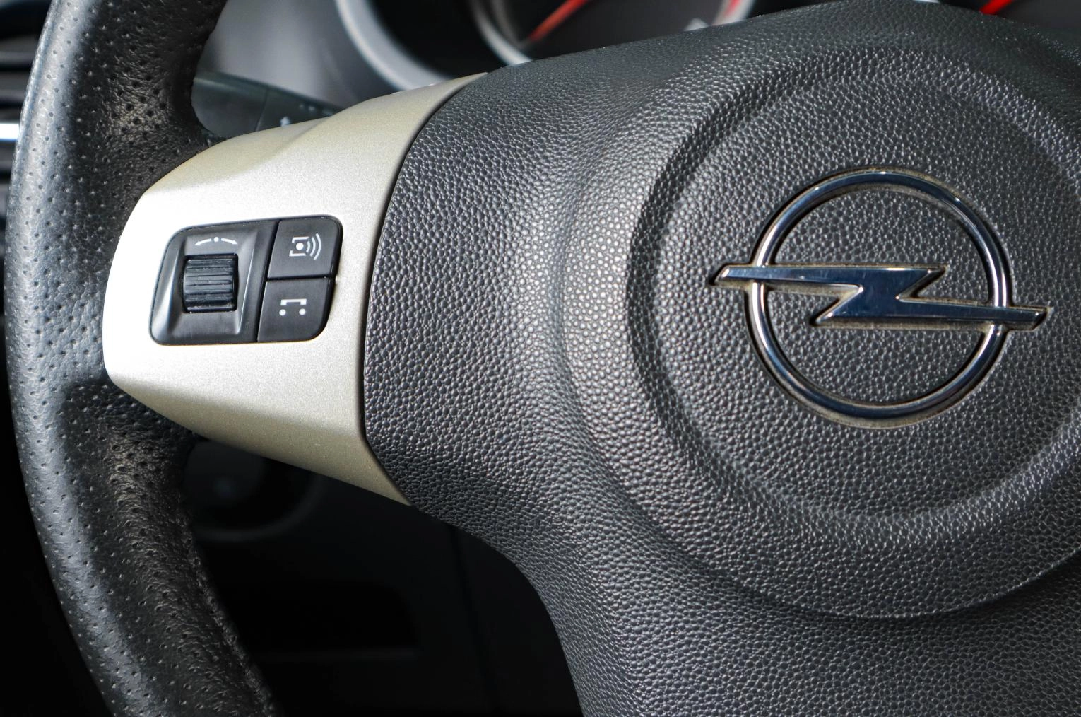 Opel Corsa 14 из 17