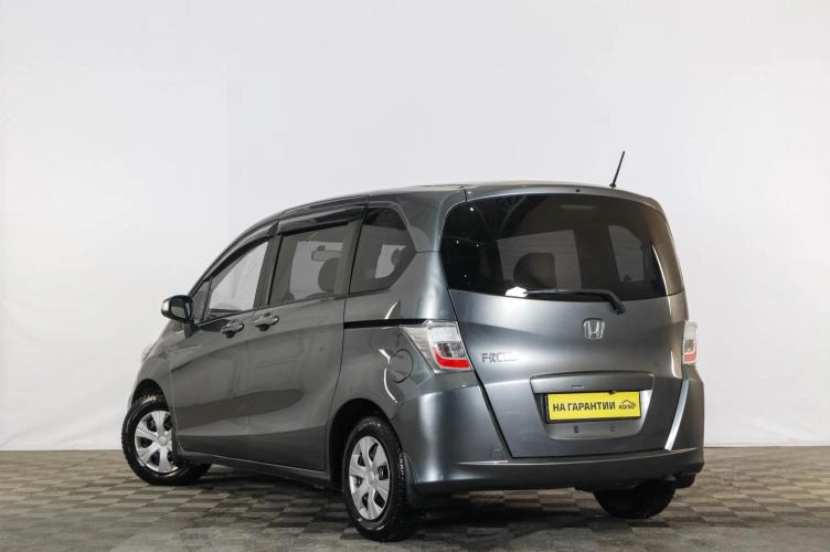 Honda Freed 4 из 6