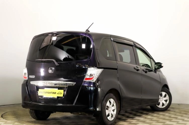 Honda Freed 4 из 6
