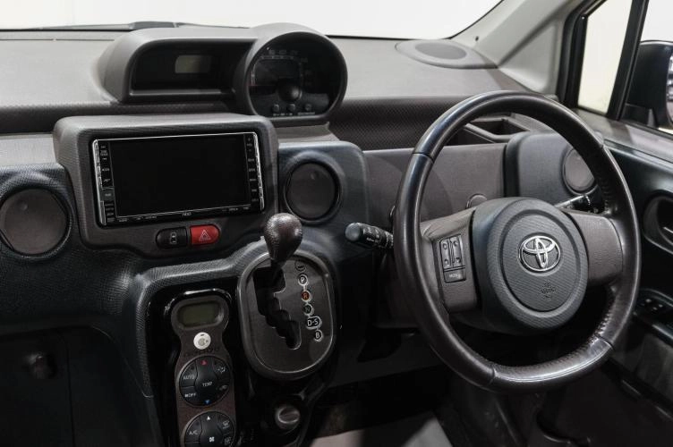 Toyota Spade 19 из 31