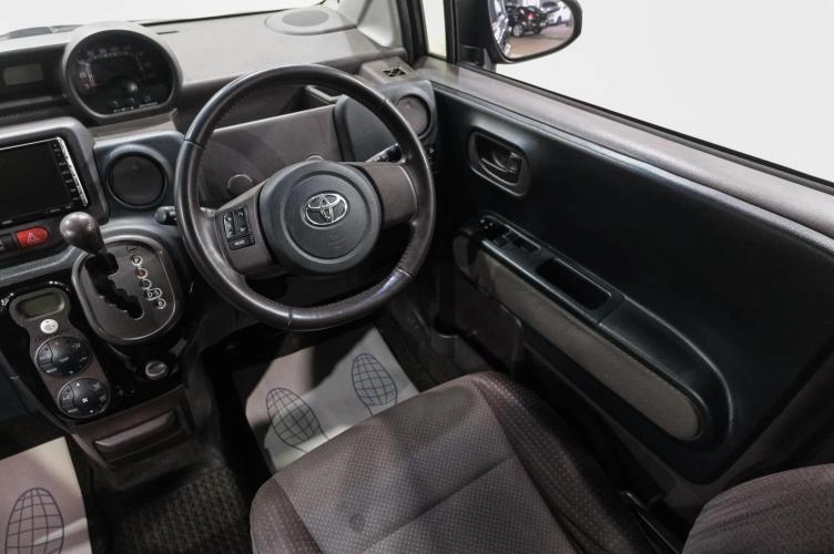 Toyota Spade 17 из 31