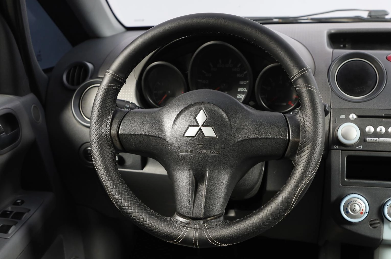 Mitsubishi Colt 10 из 16