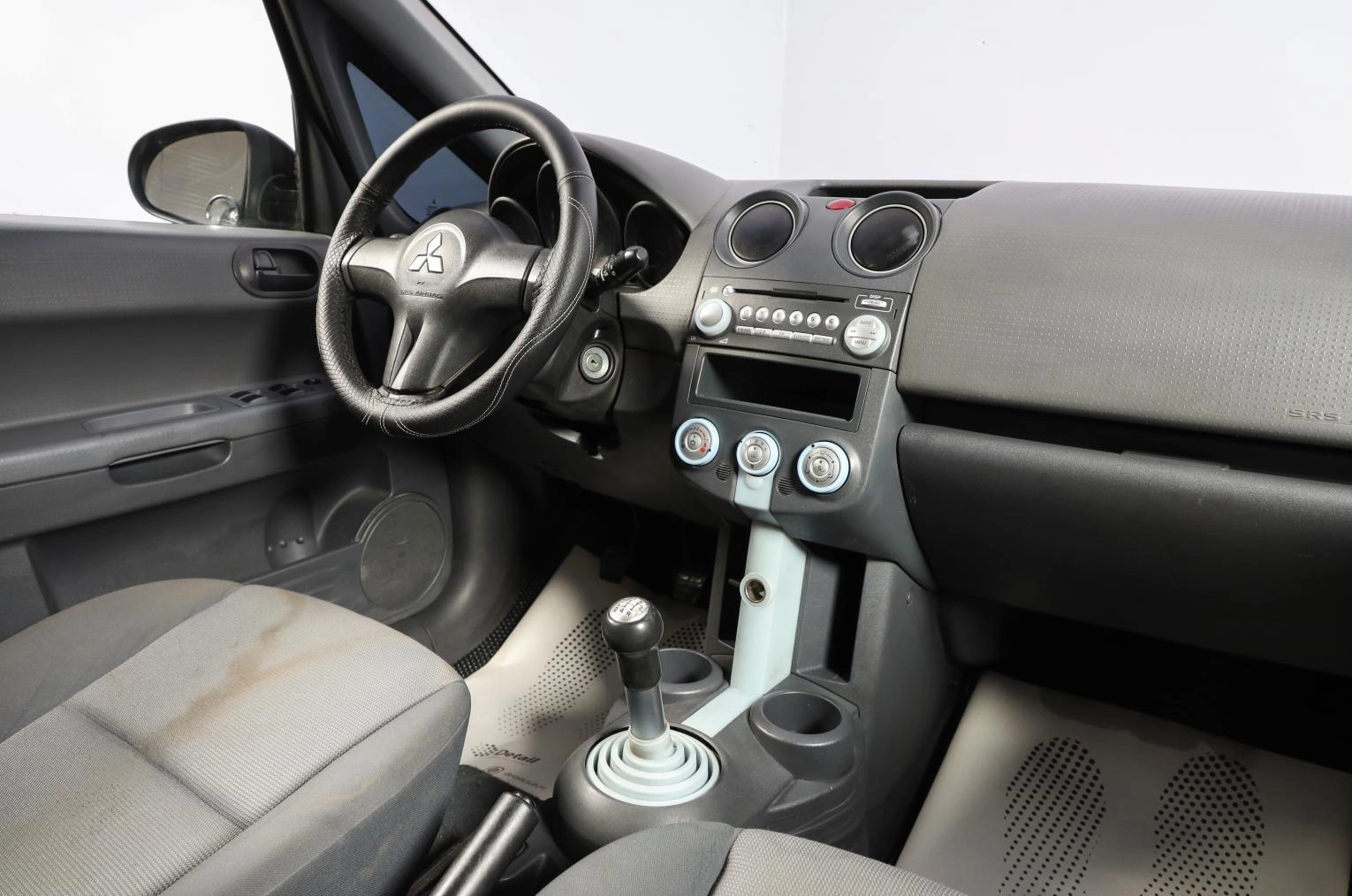 Mitsubishi Colt 14 из 16
