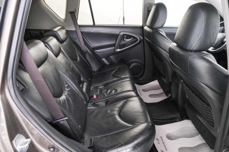 Toyota RAV4 23 из 24