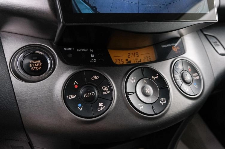 Toyota RAV4 17 из 24