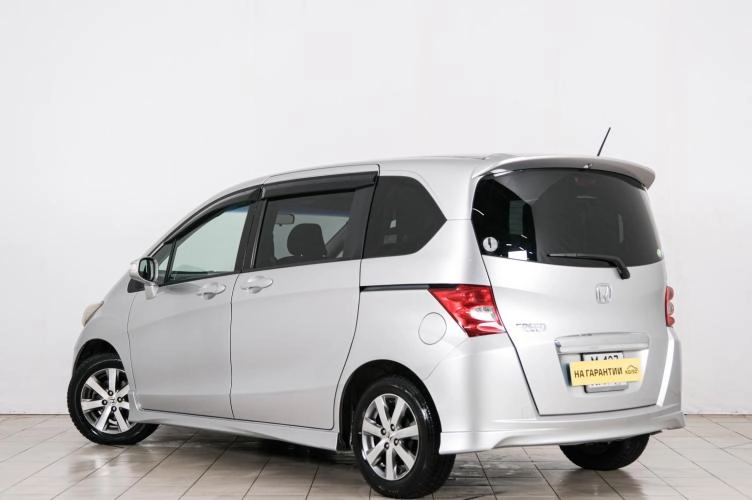 Honda Freed 4 из 6