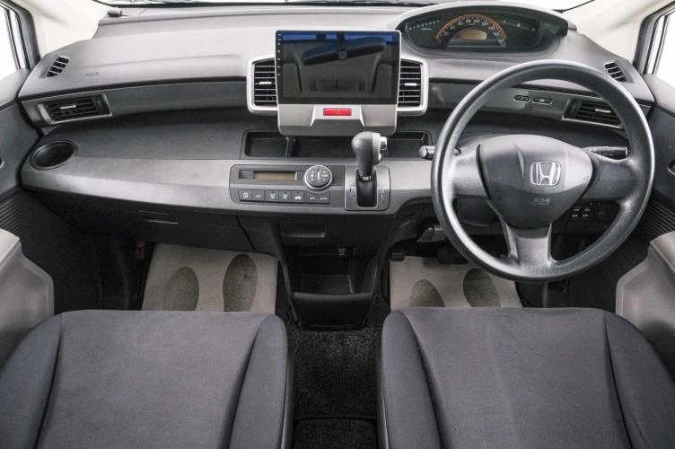 Honda Freed 10 из 21