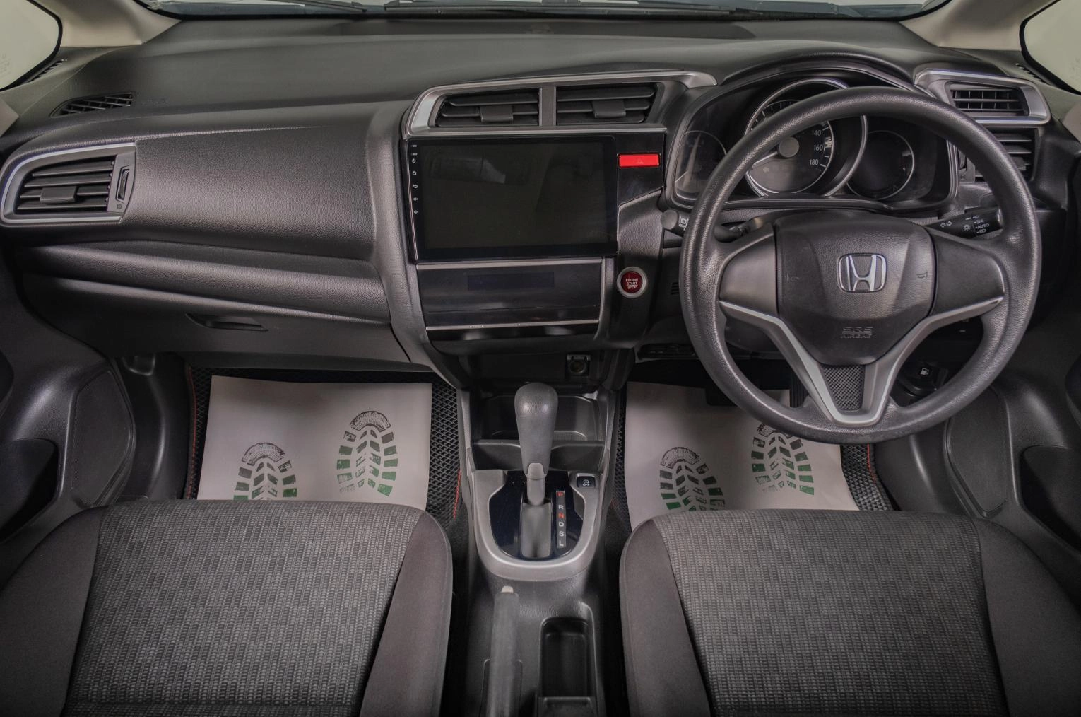 Honda Fit 9 из 16