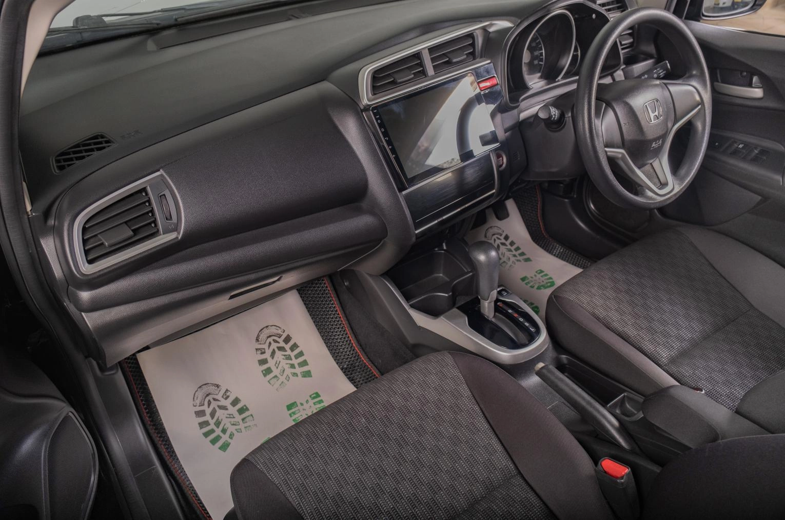 Honda Fit 14 из 16
